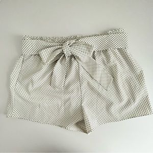 Alice + Olivia Ivory and black self tie polka dot shorts XL